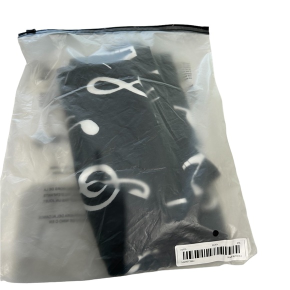 NWT Leggings size XXl black with white music notes new with tags - Picture 2 of 3